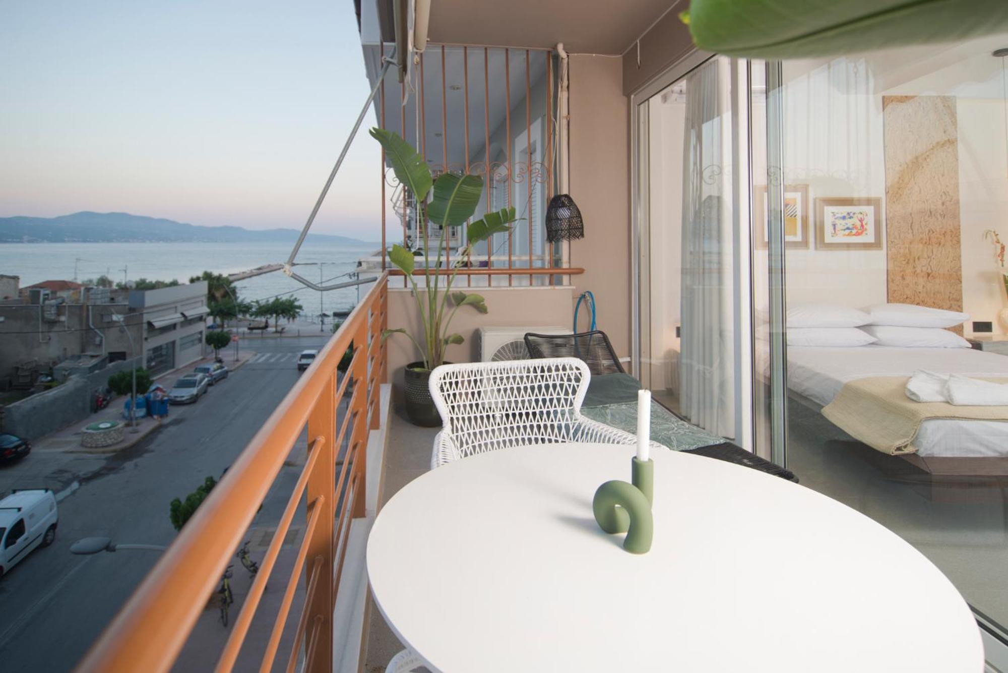 Infinity Blue Next To The Sea Apartment Kalamata Bagian luar foto